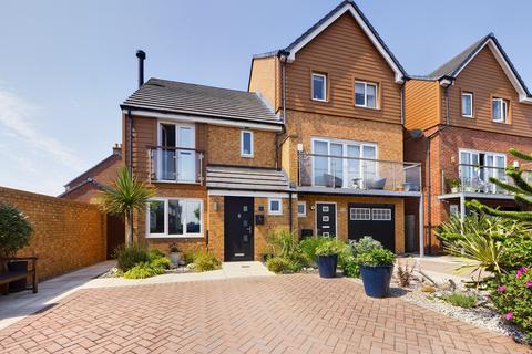 Windward Avenue,  Fleetwood, FY7 3 bed semi