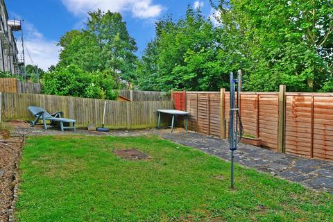 Hardwick Road, Hove, East Sussex 2 bed ground floor flat for sale