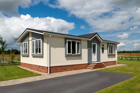 Willoway Country Park, Turnpike Road... 2 bed bungalow for sale