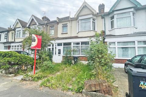 Montreal Road, Ilford, Essex, IG1 3 bed terraced house for sale