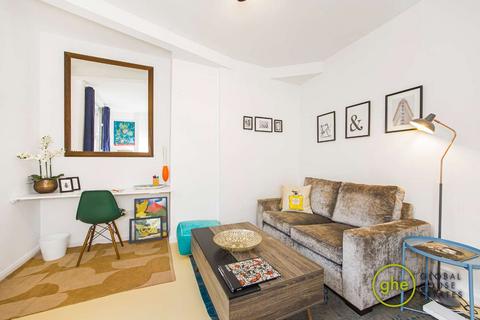 Hayles Building, Elephant and Castle... 1 bed flat for sale