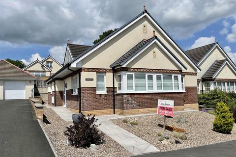 4 bedroom detached bungalow for sale