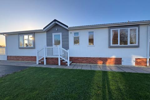 Vale Of York, Yorkshire, YO8 2 bed park home for sale