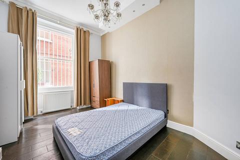 Fitzgeorge Avenue, West Kensington... 2 bed flat for sale