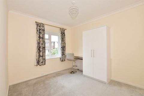 Station Road, Dorking, Surrey 2 bed flat for sale