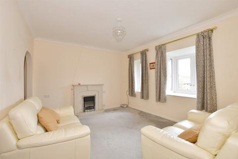 Station Road, Dorking, Surrey 2 bed flat for sale