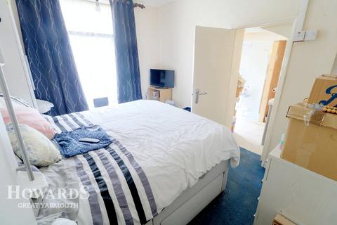 Melrose Terrace, Great Yarmouth 2 bed end of terrace house for sale