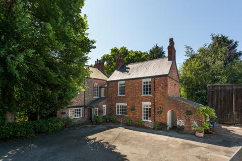 6 bedroom equestrian property for sale