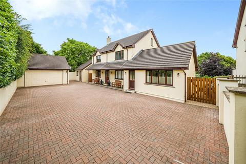 6 bedroom detached house for sale