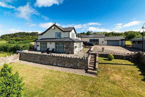 Ffordd Teilia, Gwaenysgor, Flintshire... 4 bed detached house for sale