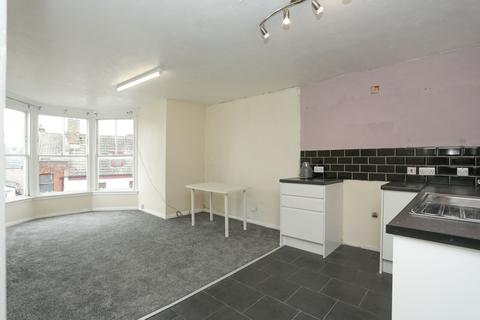 High Street, Ramsgate, CT11 2 bed flat for sale