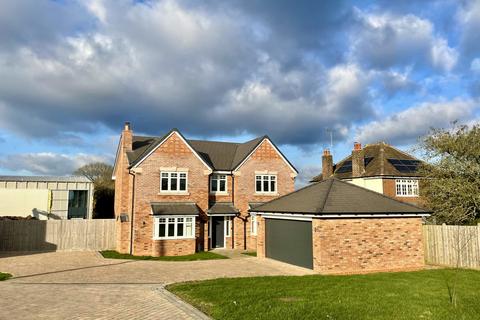 Long Bank, Bewdley, Worcestershire DY12 4 bed detached house for sale