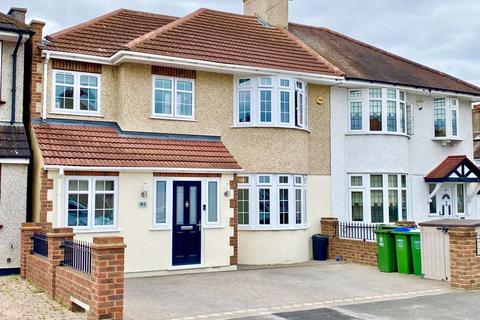 First Avenue, Bexleyheath 4 bed semi