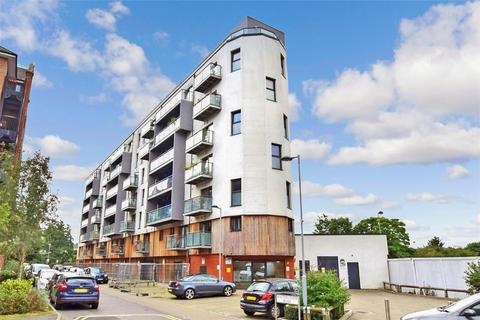 Walters Farm Road, Tonbridge, Kent 1 bed flat for sale