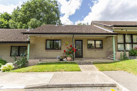 2 bedroom semi-detached bungalow for sale