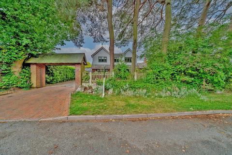East Butts Road, Etching Hill, 4 bed detached house for sale