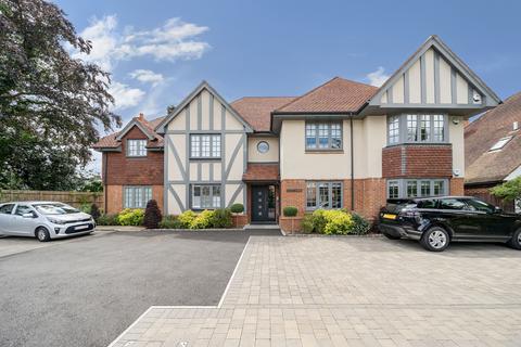 Packhorse Road, Gerrards Cross... 2 bed apartment for sale