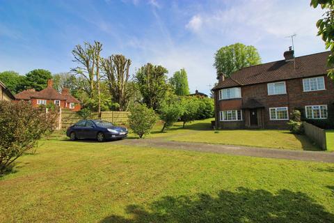 Jubilee Crescent, Ightham TN15 3 bed semi