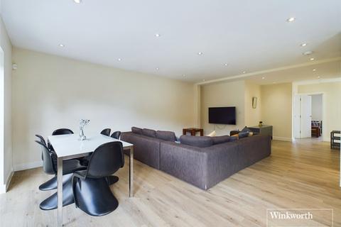 Sandymount Avenue, Middlesex HA7 6 bed semi