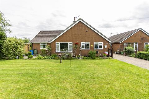 Chesterfield Avenue, New Whittington... 4 bed detached bungalow for sale