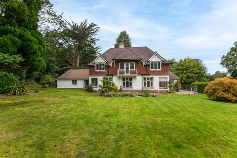 6 bedroom detached house for sale