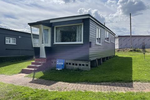 Marine Parade, Sheerness ME12 2 bed chalet for sale