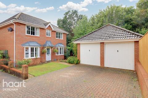 Byron Avenue, Dereham 4 bed detached house for sale