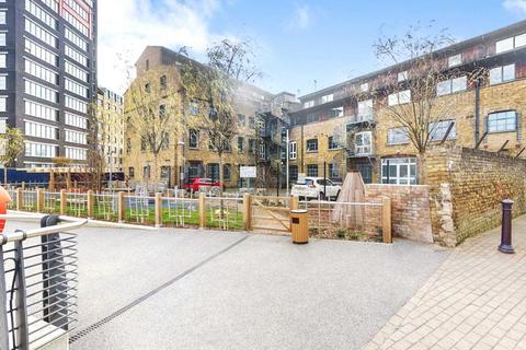 Orchard Place, London 2 bed duplex for sale