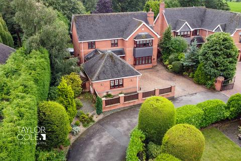 6 bedroom detached house for sale