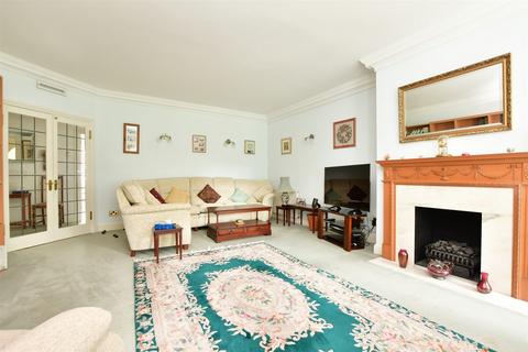 Batts Hill, Reigate, Surrey 2 bed apartment for sale