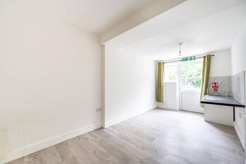 Windsor Crescent, Wembley, HA9 6 bed terraced house for sale
