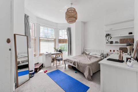 Ridge Road, Crouch End, London, N8 2 bed flat for sale