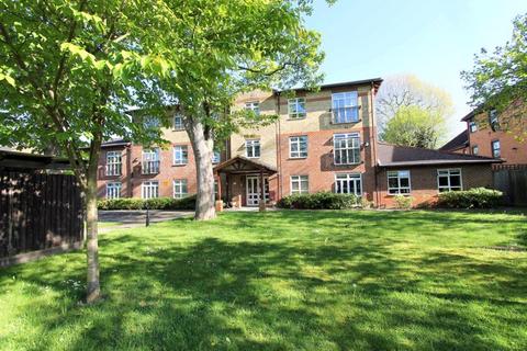 17 Beddington Gardens, Wallington 1 bed flat for sale