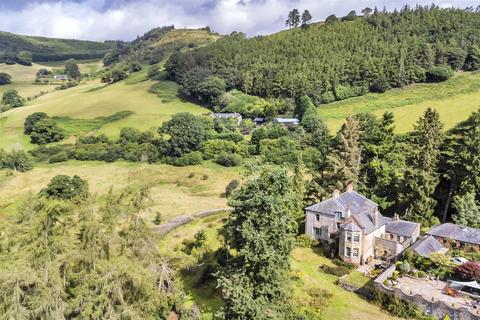 Llanfyllin 5 bed country house for sale