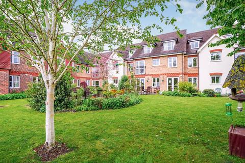 St Rumbolds Court, Buckingham Road... 1 bed apartment for sale