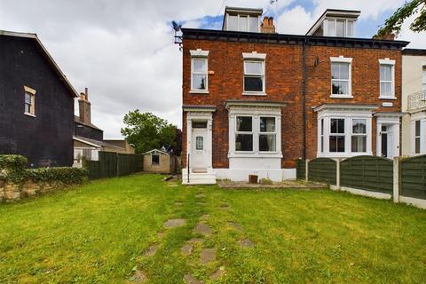 5 bedroom semi-detached house for sale