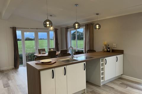 Broadway, Worcestershire, WR12 2 bed park home for sale