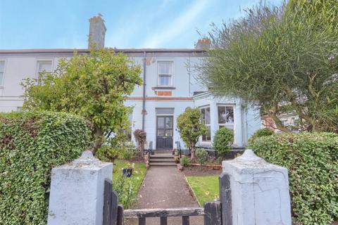 5 bedroom end of terrace house for sale