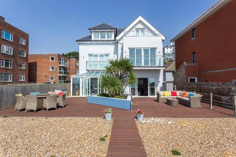 The Riviera, Folkestone, CT20 2 bed flat for sale