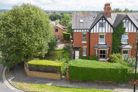 143 Harrogate Road, Ripon HG4 2SB 6 bed semi