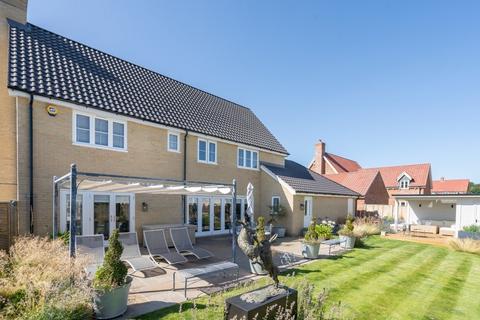 Daisy Way, Gillingham, Beccles 5 bed detached house for sale