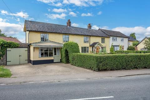 6 bedroom semi-detached house for sale