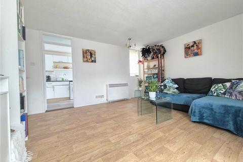 Westwell Close, Orpington, Kent, BR5 2 bed flat for sale