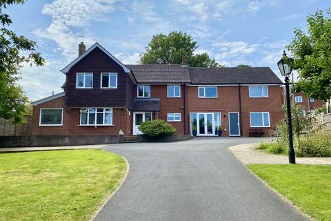 6 bedroom detached house for sale