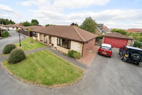 Villa Close, Branston, Lincoln... 4 bed bungalow for sale