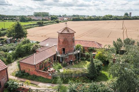 6 bedroom detached house for sale