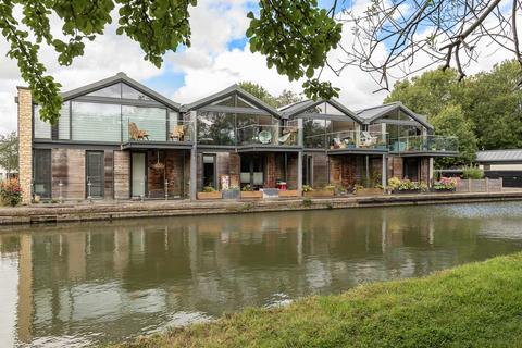 Marsworth Wharf, Marsworth 3 bed house for sale