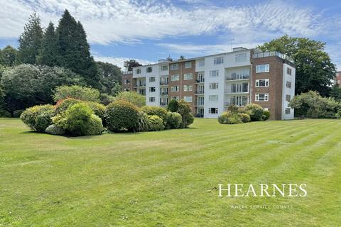4 bedroom flat for sale