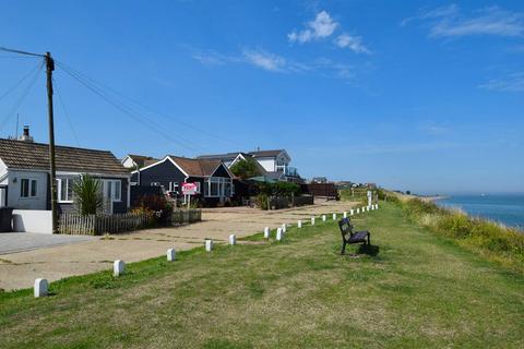 1 bedroom detached bungalow for sale