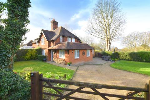 School Lane, East Clandon, GU4 4 bed semi